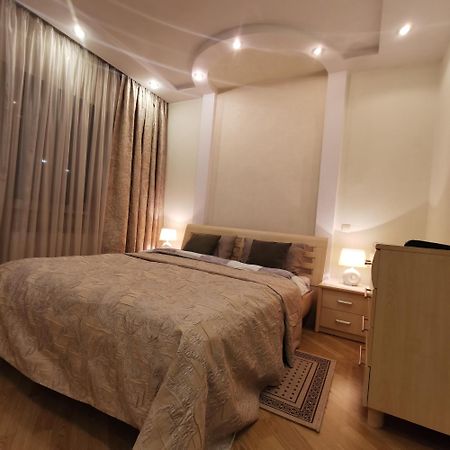 Big Apartment In Rivne Center Exterior photo