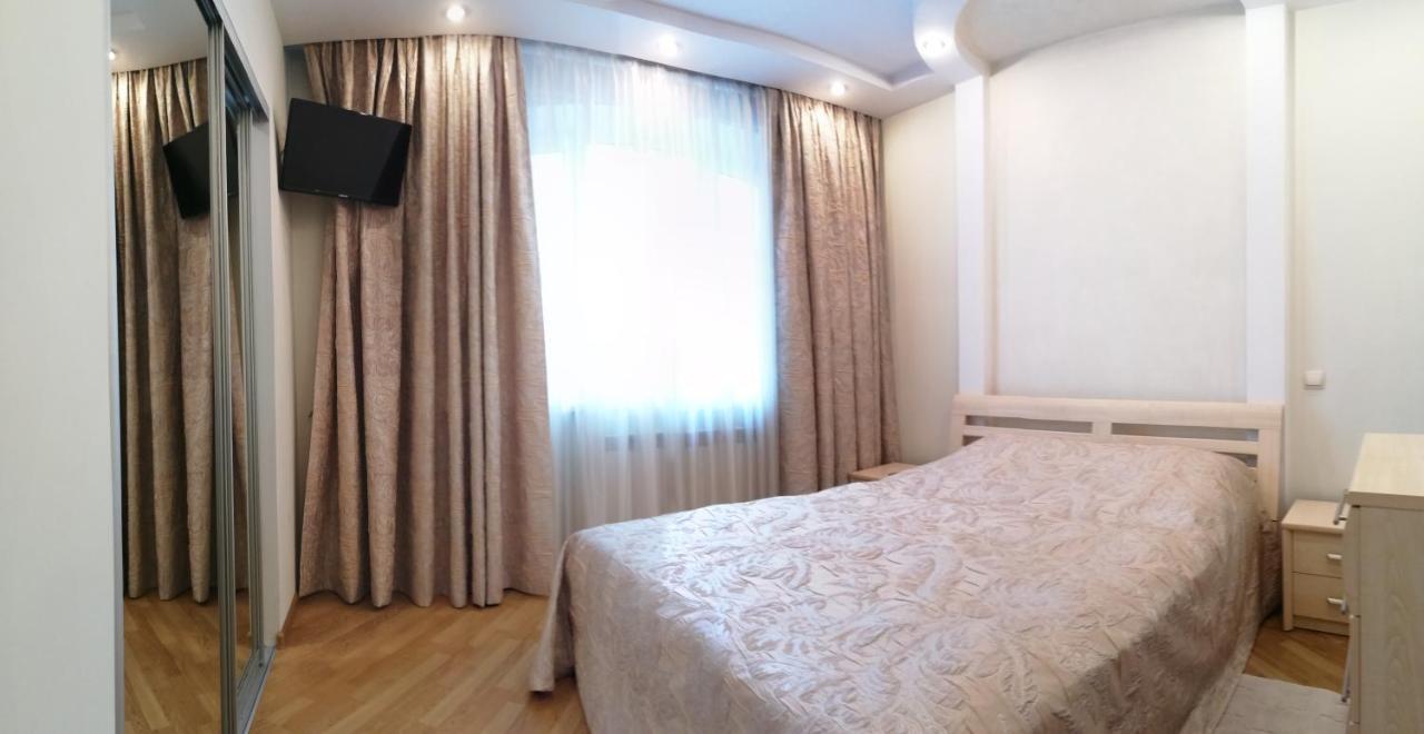 Big Apartment In Rivne Center Exterior photo